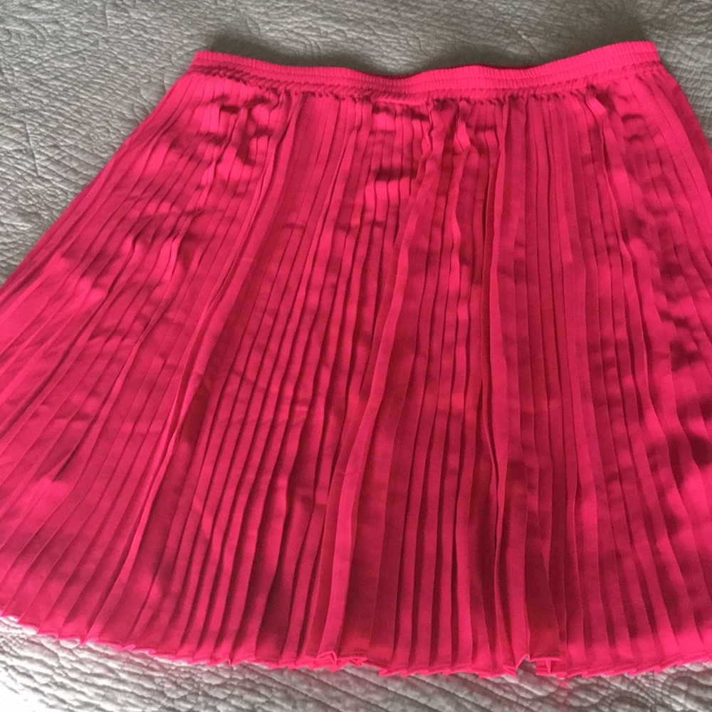 Gorgeous pink Vince Camuto pleated skirt size XL